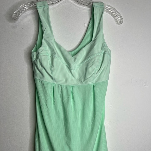 LULULEMON TAME ME Womens Tank Top 
Sz 4 Green Micro Stripe Bra Drawstring - Picture 2 of 8